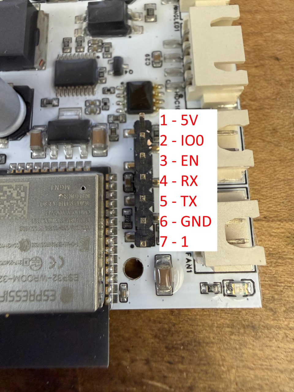 Hackshroom chamber board with annotated 7-pin programming header